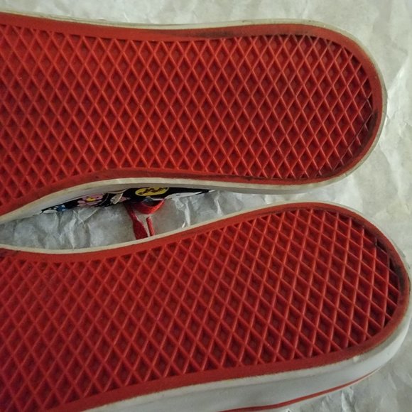 Vans Hello Kitty Limited Edition Candy Hearts Black Red Lace - Picture 10 of 12